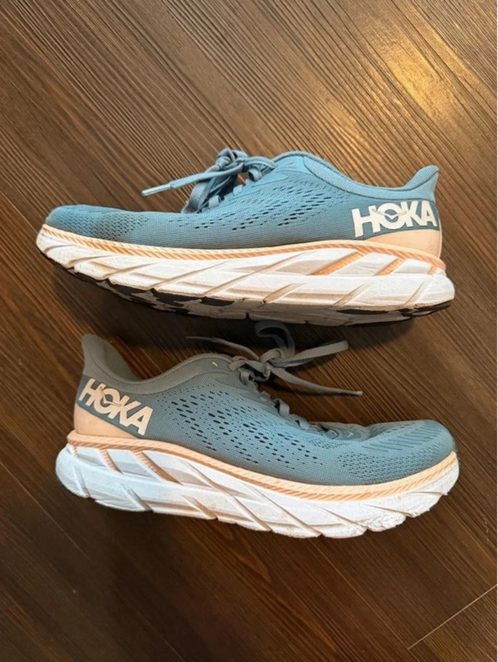 Hoka one one Clifton 8 women’s running athletic sneakers blue white 7.5 D